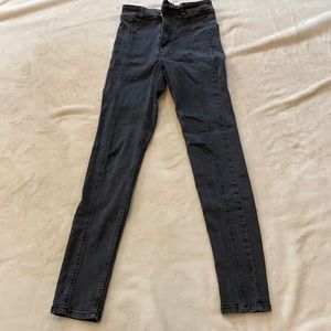 Black skinny jeans